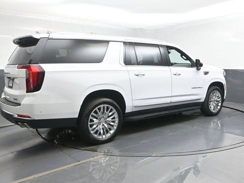 Used 2025 GMC Yukon XL Denali AWD/4WD image 49