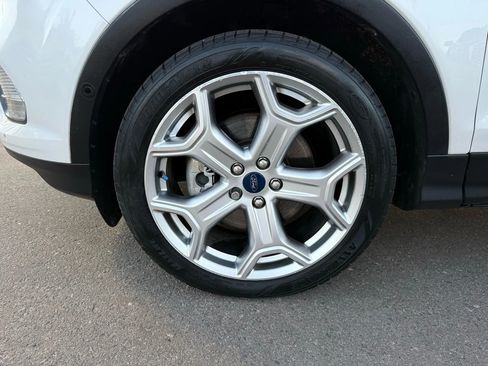 Used 2019 Ford Escape Titanium AWD/4WD image 40
