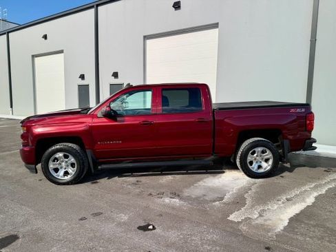 Used 2017 Chevrolet Silverado 1500 LT w/ All Star Edition image 3