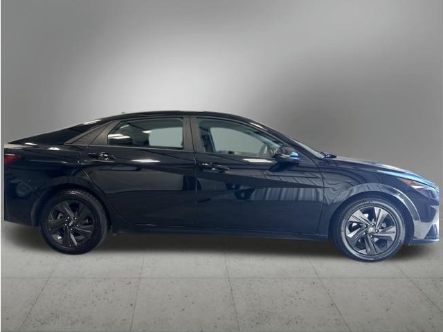 Used 2021 Hyundai Elantra SEL FWD image 3