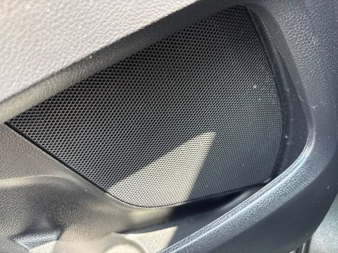 Used 2019 Ford Explorer XLT w/ Equipment Group 202A AWD/4WD image 26