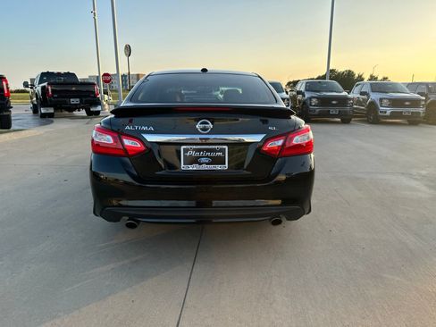 Used 2017 Nissan Altima 2.5 SL w/ 2.5 Technology Package FWD image 4
