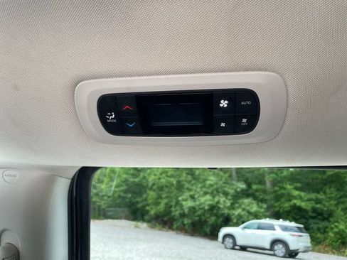 Used 2021 Chrysler Pacifica Touring w/ Cold Weather Group AWD/4WD image 22