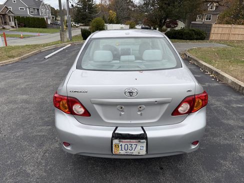 Used 2010 Toyota Corolla LE image 8