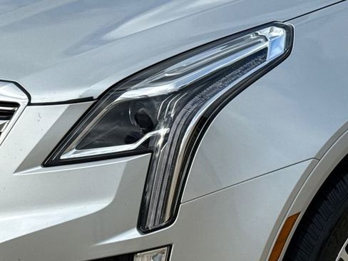 Used 2018 Cadillac XT5 Luxury w/ Driver Awareness Package FWD image 4