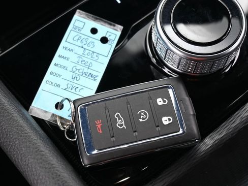 Used 2025 Jeep Grand Cherokee L Limited RWD image 31