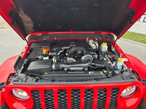 Used 2021 Jeep Gladiator Sport AWD/4WD image 19
