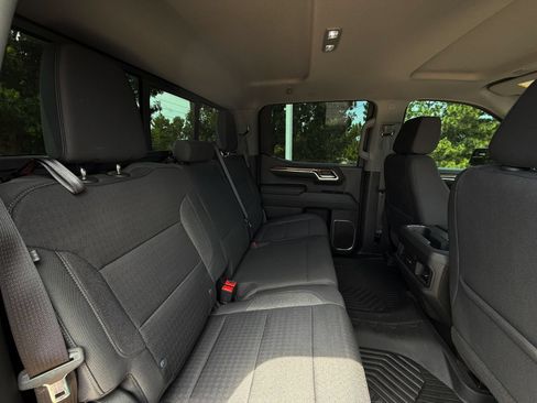 Used 2023 Chevrolet Silverado 1500 LT AWD/4WD image 30