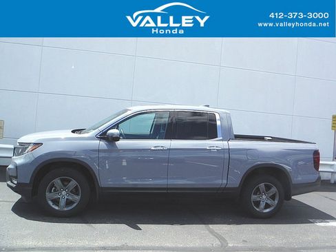 Used 2023 Honda Ridgeline RTL-E image 2