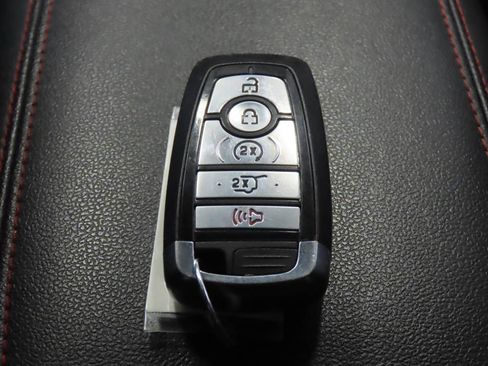 Used 2024 Ford Escape ST-Line AWD/4WD image 11