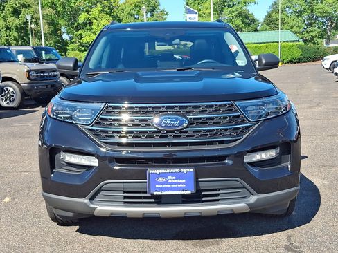 Used 2022 Ford Explorer XLT w/ Equipment Group 202A AWD/4WD image 2