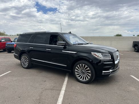 Used 2018 Lincoln Navigator L Reserve w/ Technology Package AWD/4WD image 6