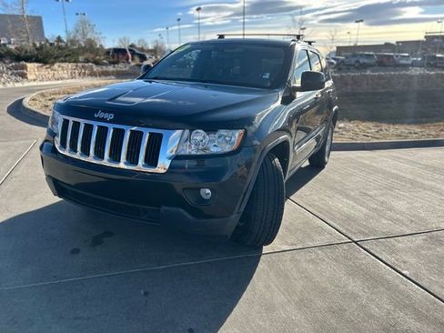 Used 2012 Jeep Grand Cherokee Laredo w/ Laredo E Group image 3