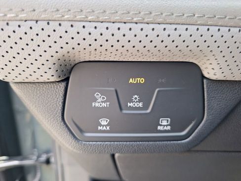 New 2026 Volkswagen Atlas Peak Edition image 12