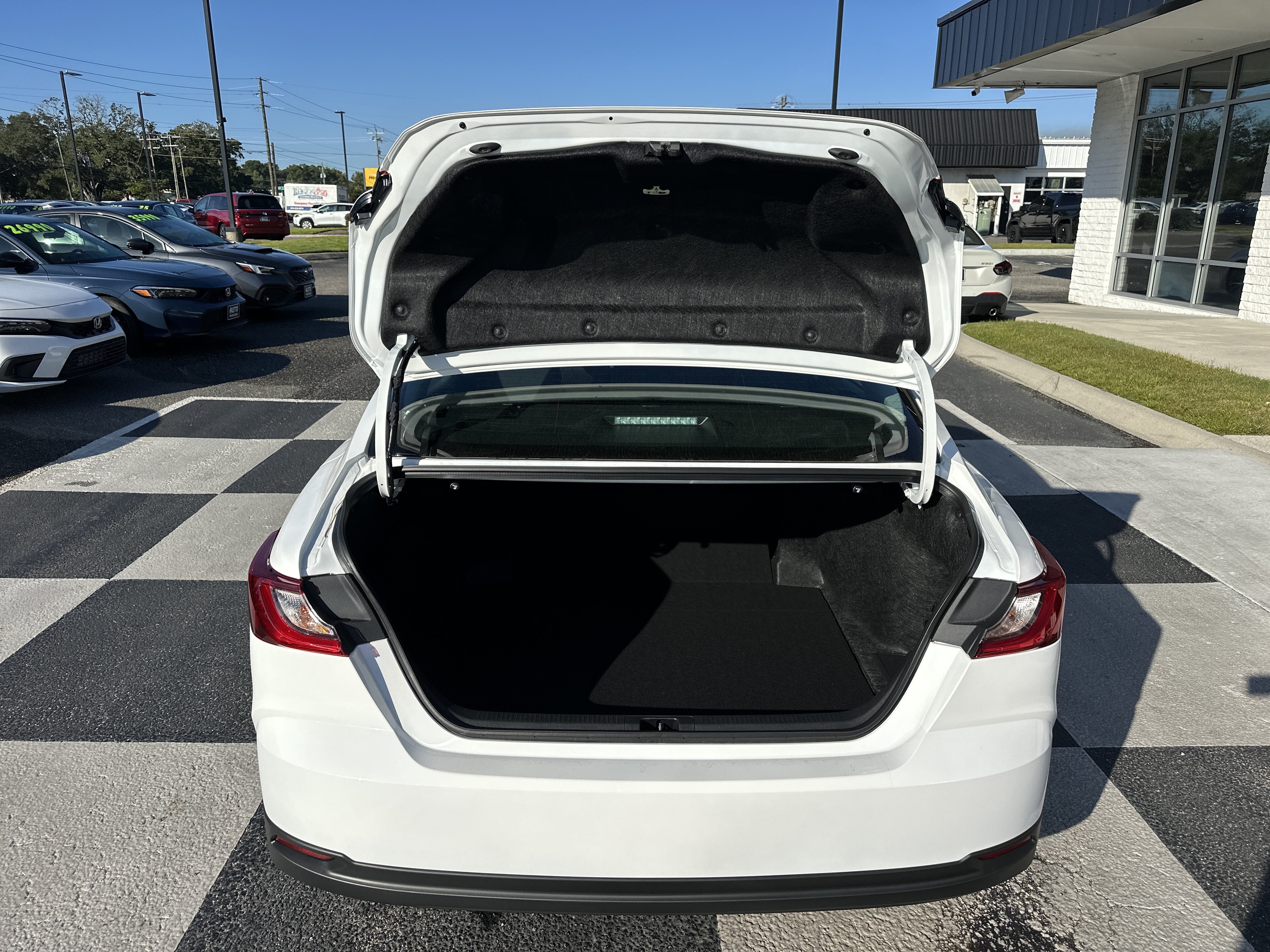 Used 2026 Toyota Camry LE FWD image 5