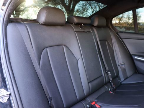 Used 2019 BMW 330i Sedan image 19