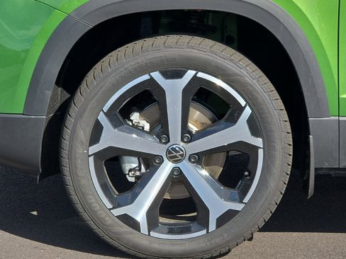 New 2025 Volkswagen Taos SEL image 25