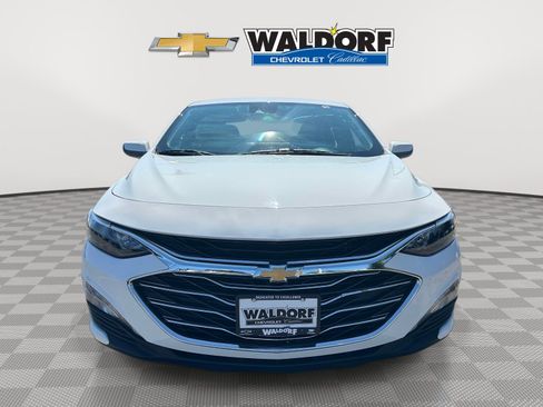 Used 2023 Chevrolet Malibu LT FWD image 2