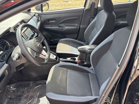 Used 2025 Nissan Versa SV image 27