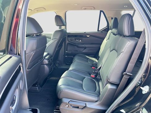 Used 2025 Honda Pilot EX-L image 25