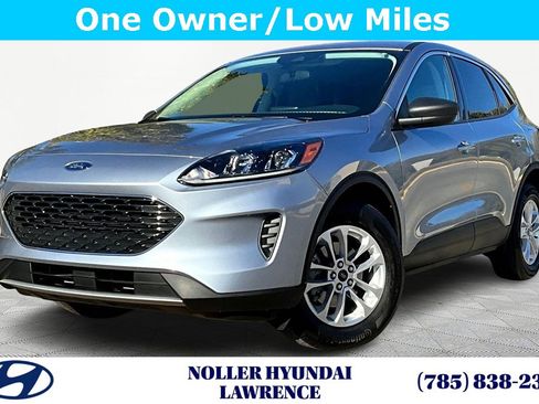 Used 2022 Ford Escape SE w/ Convenience Package image 1