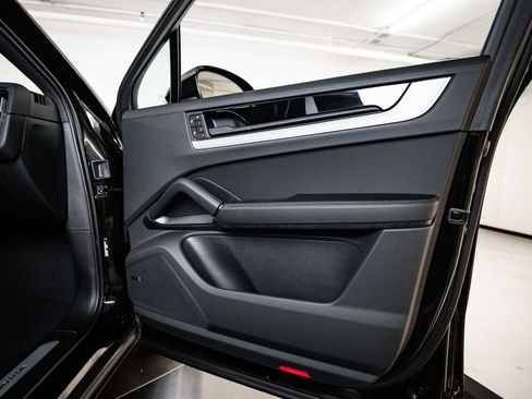 New 2026 Porsche Cayenne E-Hybrid Coupe AWD/4WD image 27