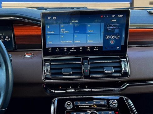 Used 2022 Lincoln Navigator L Reserve image 9