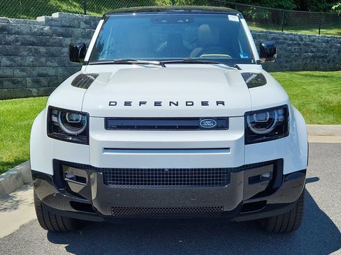 New 2026 Land Rover Defender 110 X-Dynamic SE AWD/4WD image 8