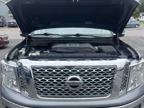Used 2019 Nissan Titan SV w/ SV Convenience Package AWD/4WD image 38