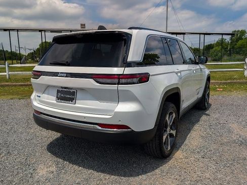 Used 2022 Jeep Grand Cherokee Limited 4xe w/ Luxury Tech Group II AWD/4WD image 5