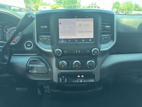 Used 2022 RAM 2500 Big Horn AWD/4WD image 34