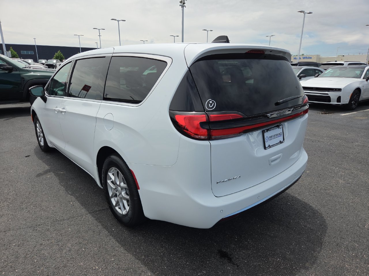 New 2027 Chrysler Pacifica Select w/ Family Tech Group FWD image 5
