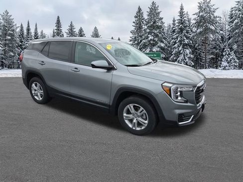 Used 2024 GMC Terrain SLE image 8