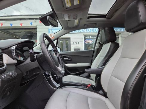 Used 2018 Chevrolet Trax Premier AWD/4WD image 10