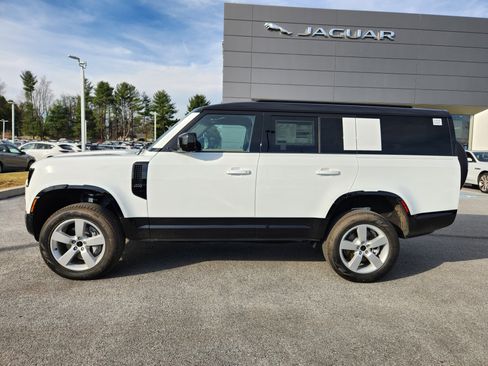 New 2026 Land Rover Defender 130 X-Dynamic SE image 5