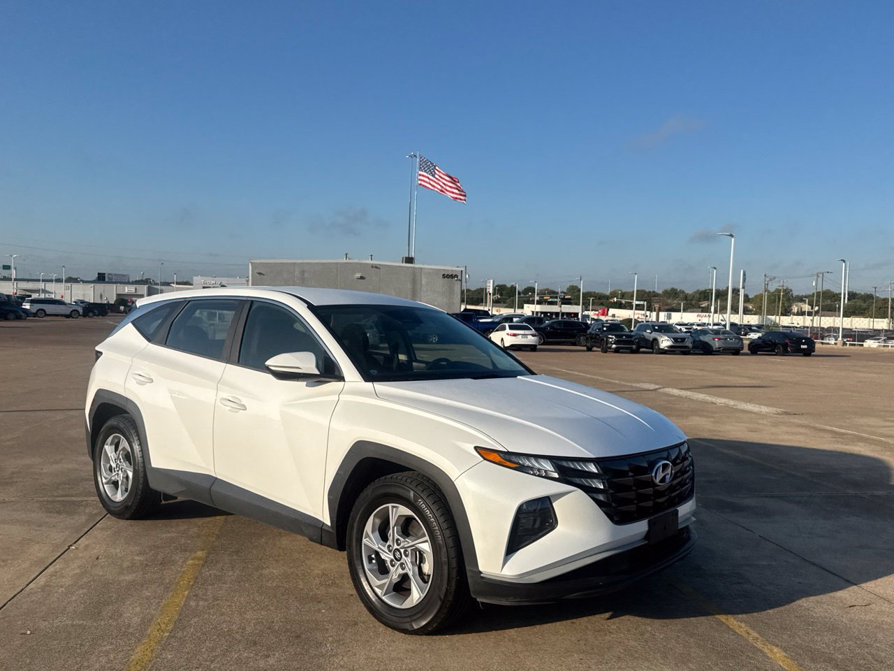 Used 2022 Hyundai Tucson SE w/ Cargo Package FWD image 2