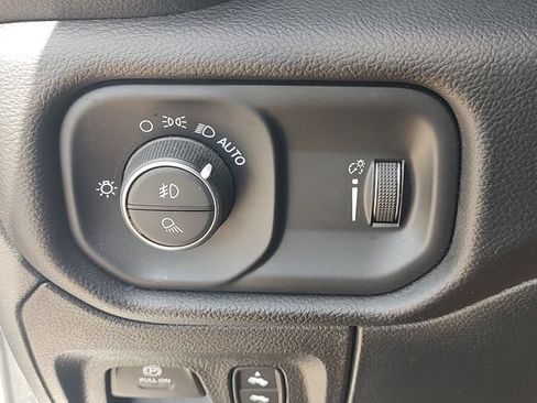 Used 2022 RAM 1500 Big Horn AWD/4WD image 25