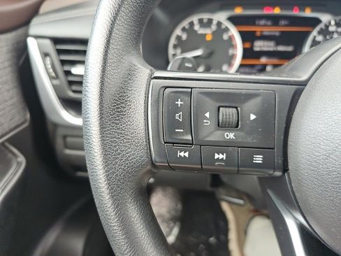Used 2023 Nissan Rogue S image 18