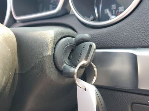 Used 2005 Chevrolet SSR image 25