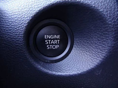 Used 2025 Toyota Corolla Cross LE image 21