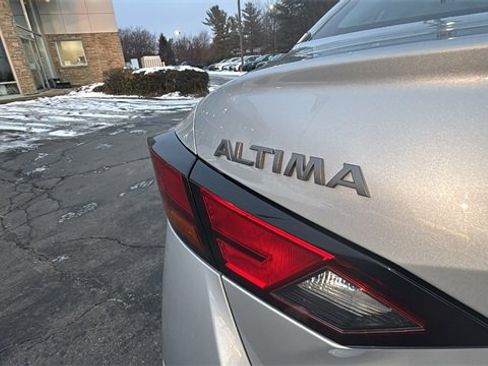 Used 2024 Nissan Altima 2.5 S image 33
