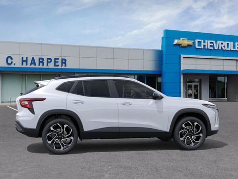 New 2026 Chevrolet Trax RS w/ Sunroof Package FWD image 5