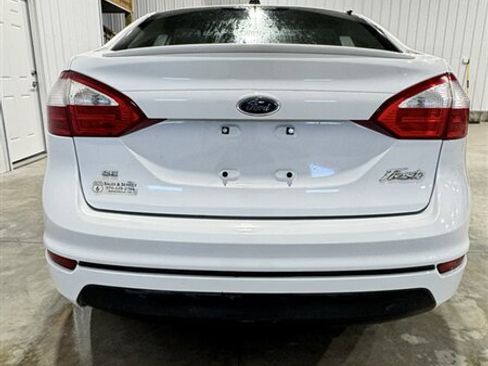 Used 2014 Ford Fiesta SE w/ Equipment Group 201B image 5