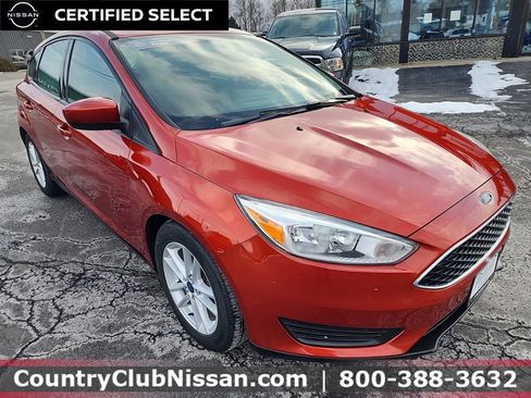 Used 2018 Ford Focus SE image 2