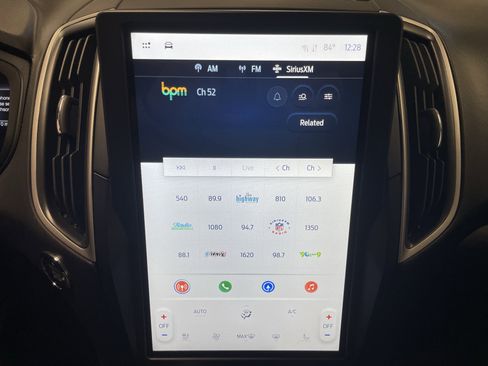 Used 2023 Ford Edge SEL w/ Convenience Package image 9