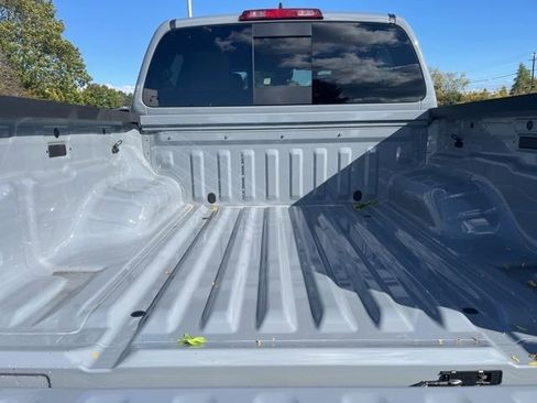 New 2026 Nissan Frontier SV image 7