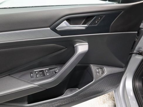 Used 2024 Volkswagen Jetta SE image 23