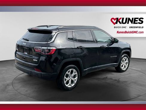Used 2024 Jeep Compass Latitude AWD/4WD image 10