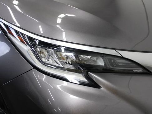 Used 2022 Toyota Sienna XSE w/ XSE Plus Package FWD image 34