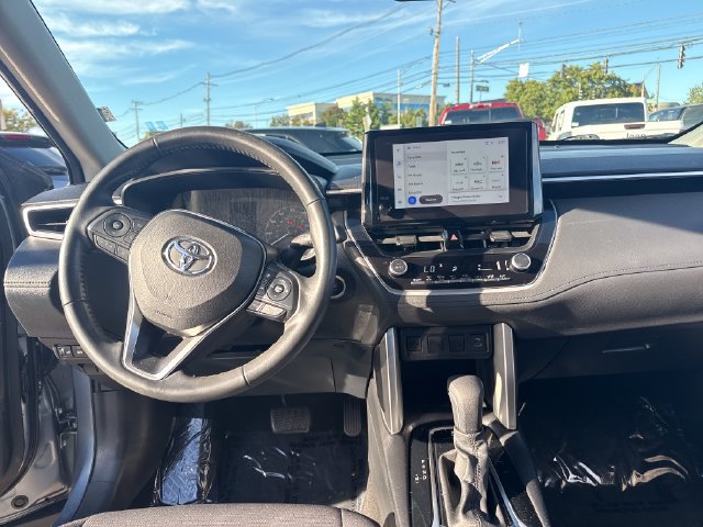 Used 2023 Toyota Corolla Cross LE FWD image 15
